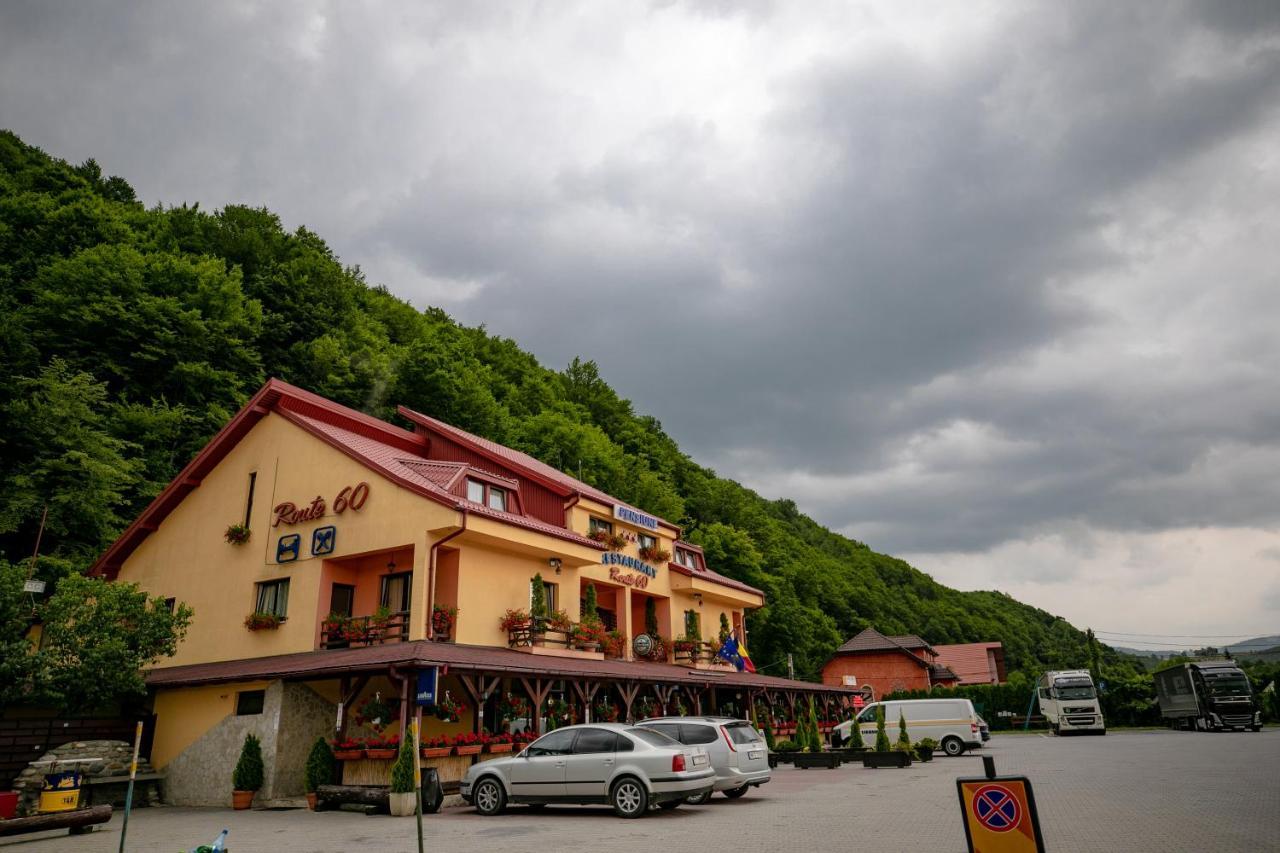 Pensiune Restaurant Route60 Ciucea Exterior foto