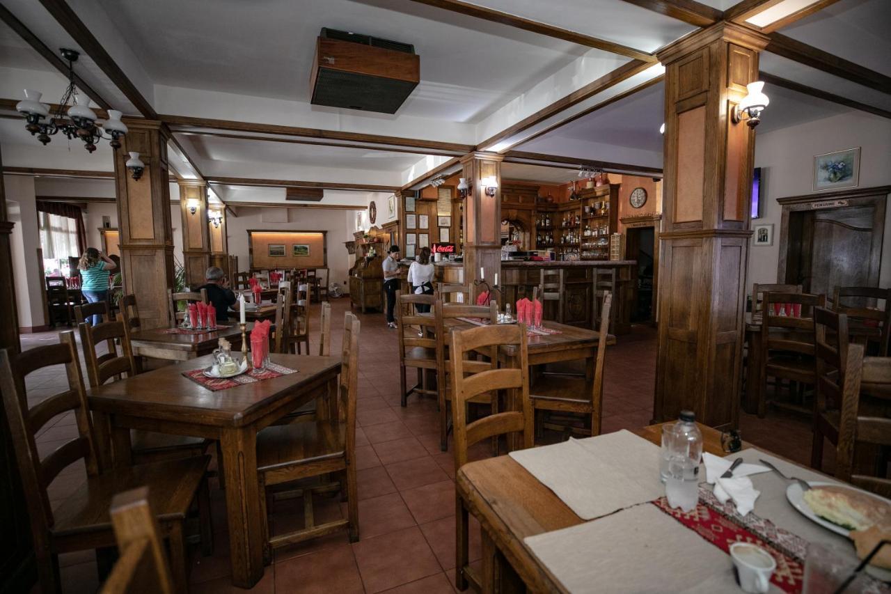 Pensiune Restaurant Route60 Ciucea Exterior foto